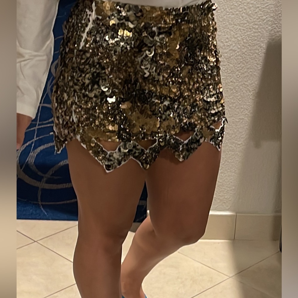 Gold sequins skirt from Seta Apparel